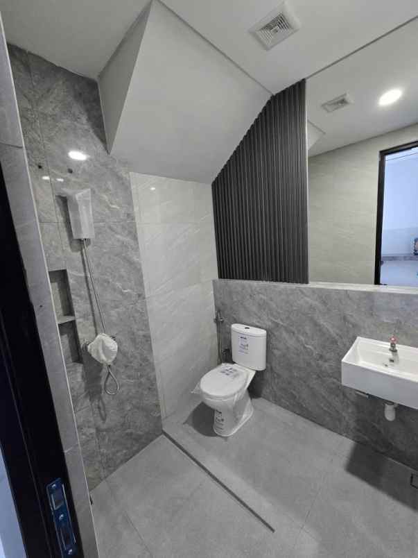 dijual rumah perumahan tambak medokan