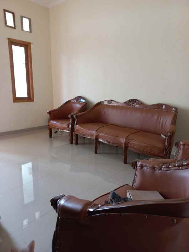 dijual rumah perumnas 1