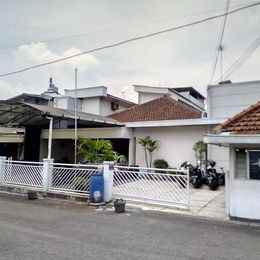 dijual rumah plus kos kosan di bandung
