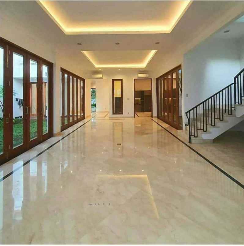 dijual rumah pondok indah