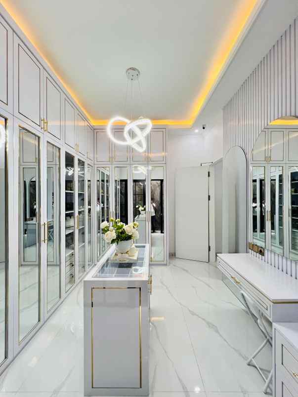 dijual rumah pondok indah