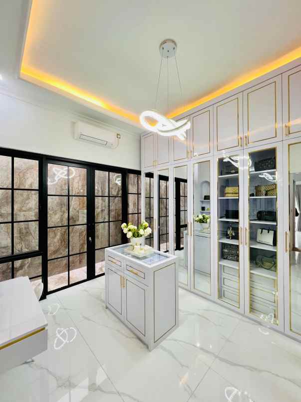 dijual rumah pondok indah