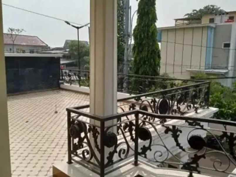 dijual rumah pondok kelapa