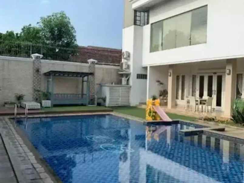 dijual rumah pondok kelapa