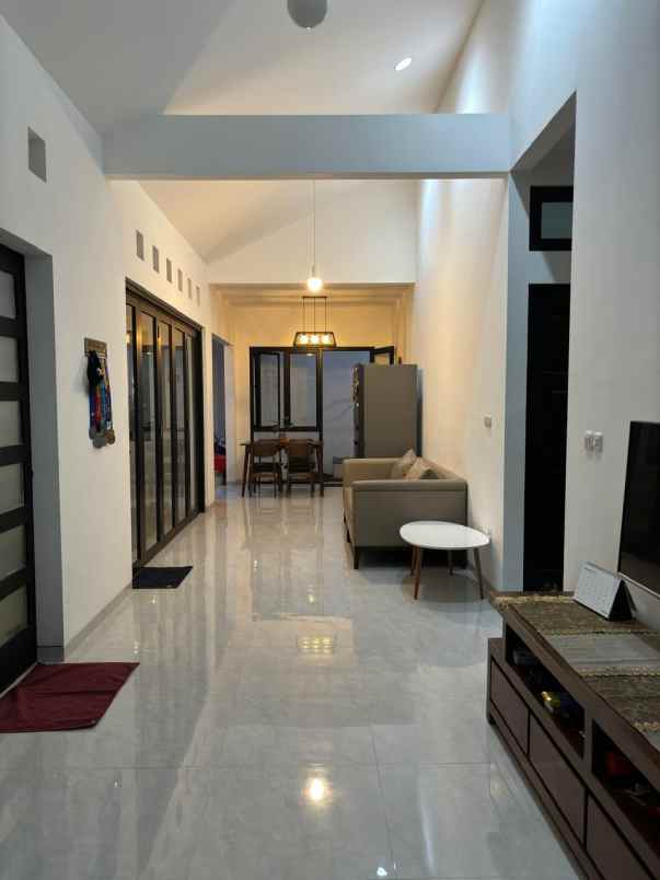 dijual rumah pondok pinang kebayoran