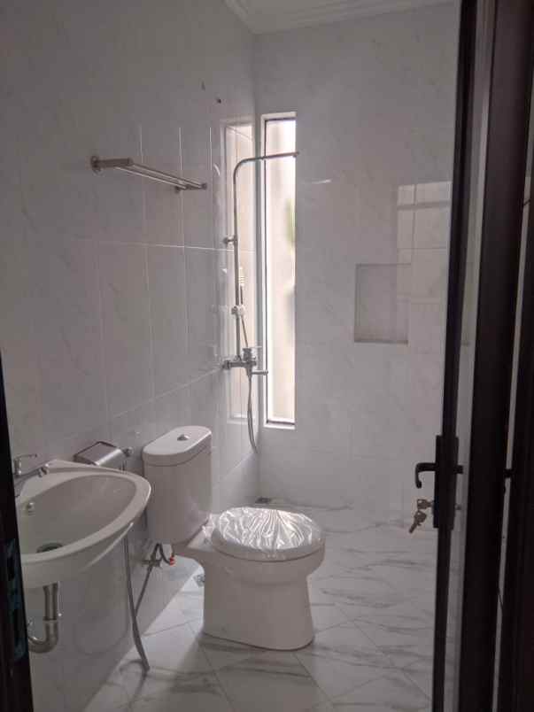 dijual rumah pondok pucung