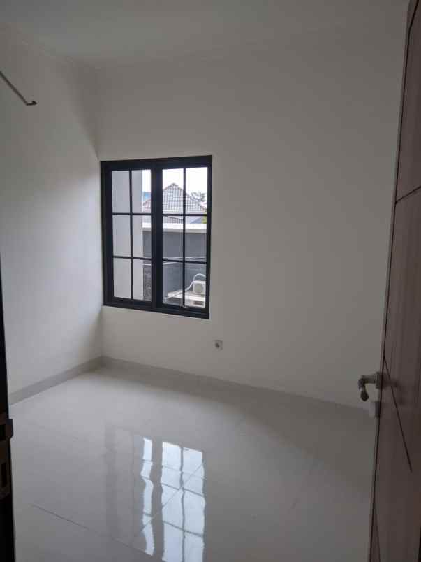 dijual rumah pondok pucung