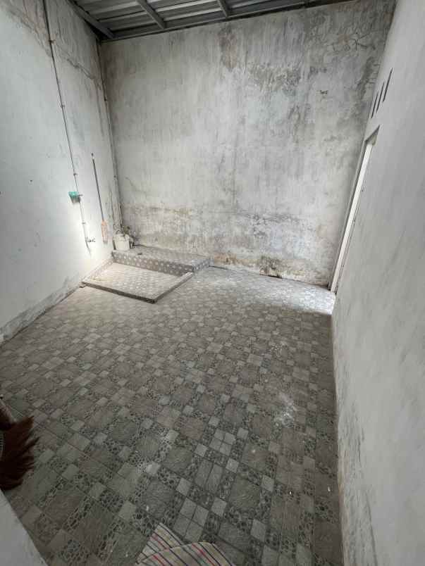 dijual rumah potorono