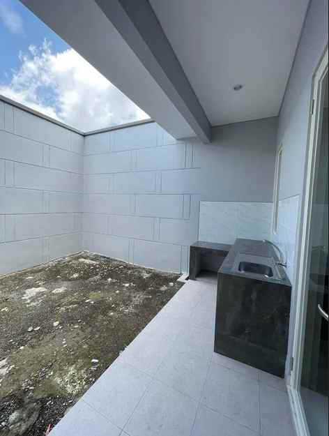 dijual rumah pradah permai