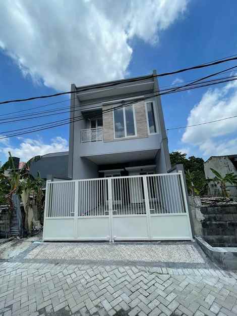dijual rumah pradah permai