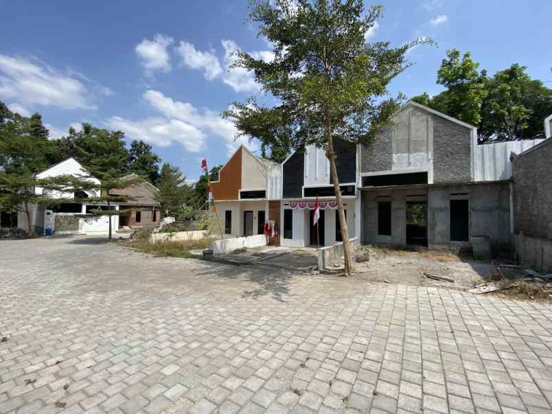 dijual rumah prambanan