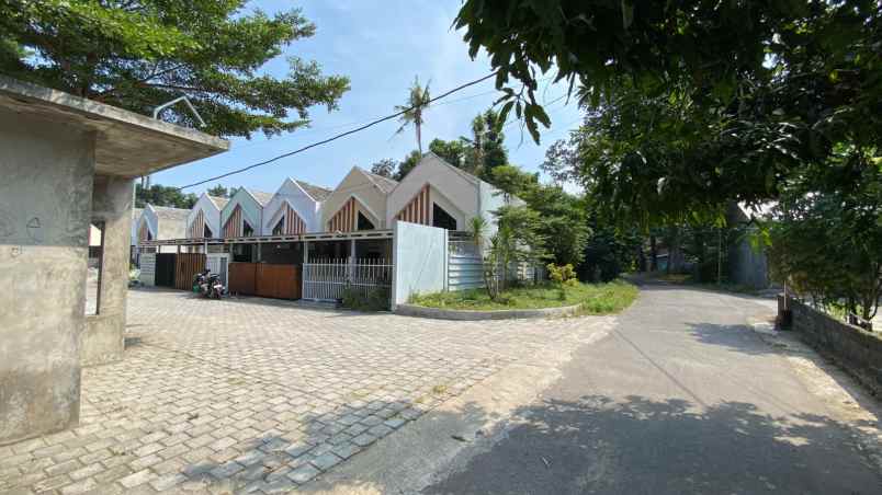 dijual rumah prambanan