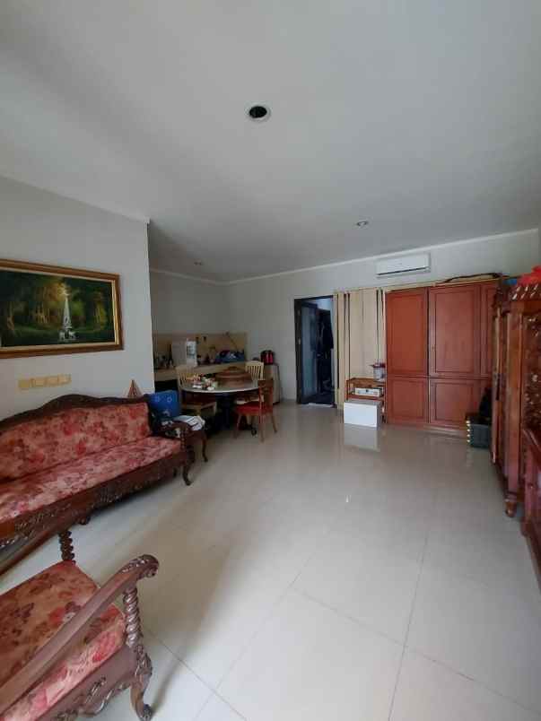 dijual rumah premier riviera jatinegara