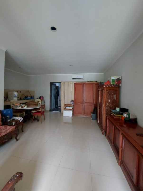 dijual rumah premier riviera jatinegara