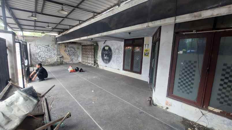 dijual rumah pucang