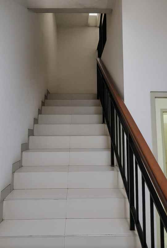 dijual rumah puri media kembangan utara
