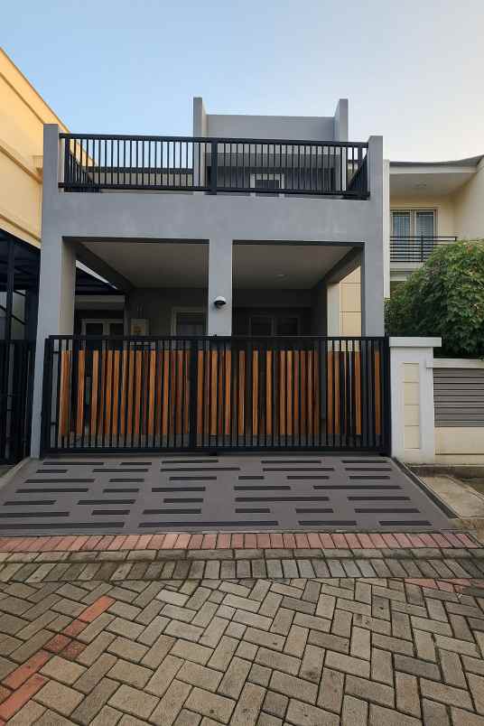 dijual rumah puri media kembangan utara