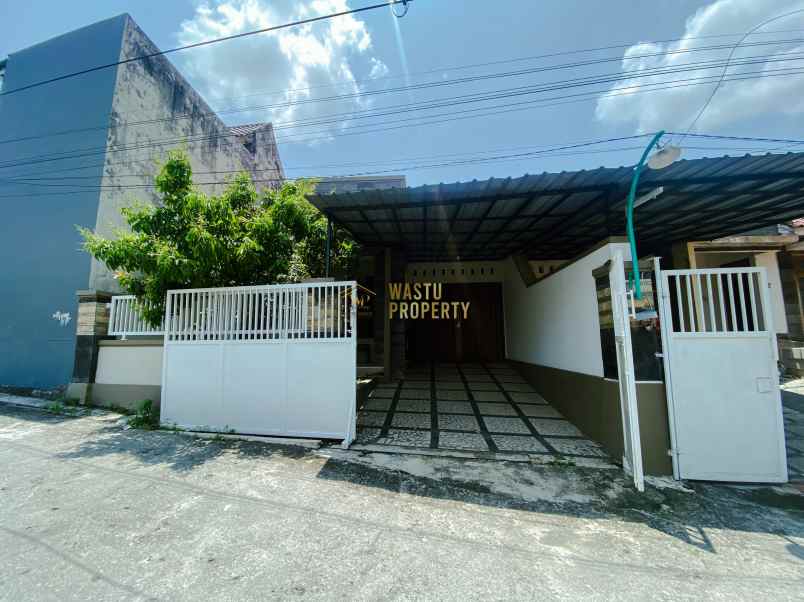 dijual rumah purwomartani kalasan