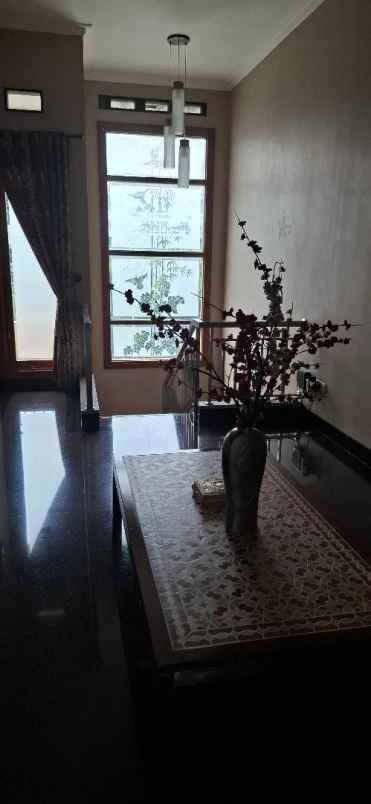 dijual rumah raffles hills cibubur