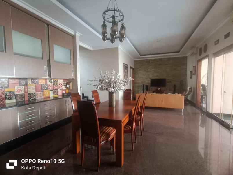 dijual rumah raffles hills cibubur