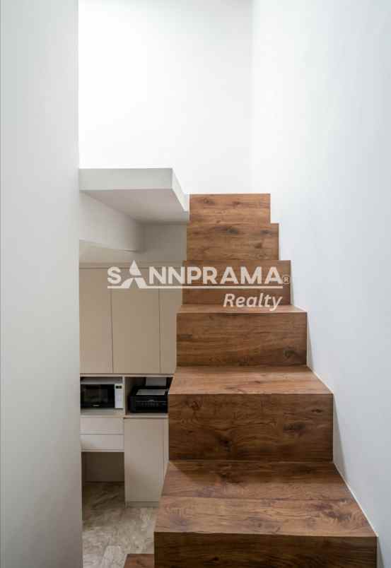 dijual rumah ratu jaya