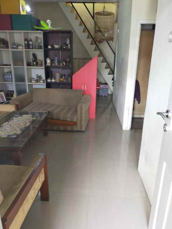 dijual rumah rawa kalong