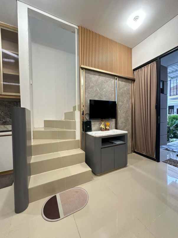 dijual rumah regency one east point full furnish mewah