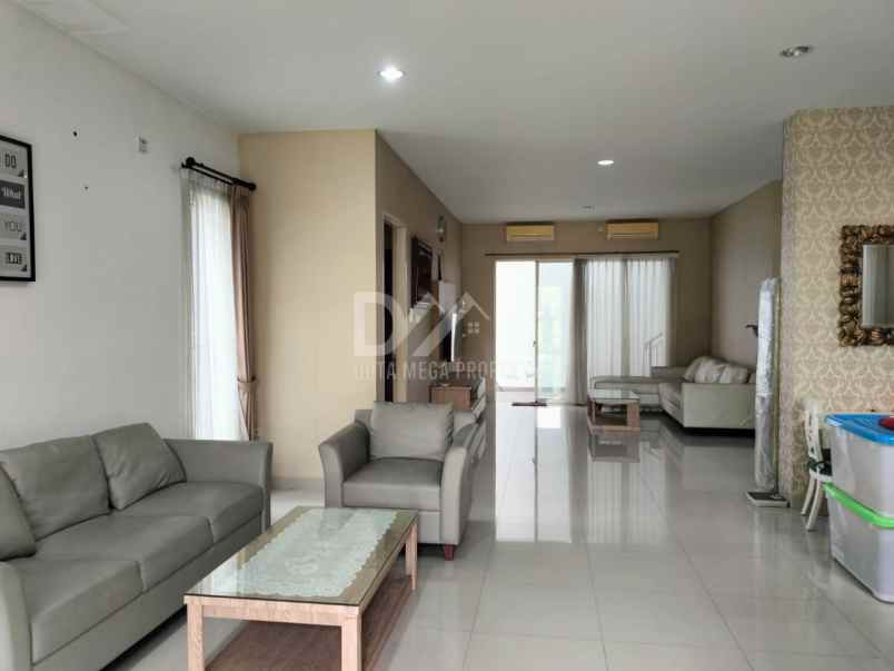 dijual rumah residence one