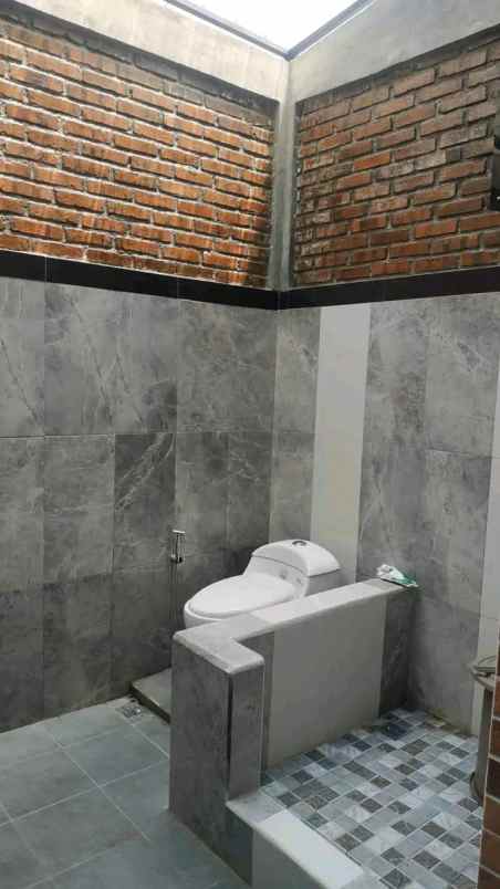 dijual rumah rumah cafe joglo cemorokandang