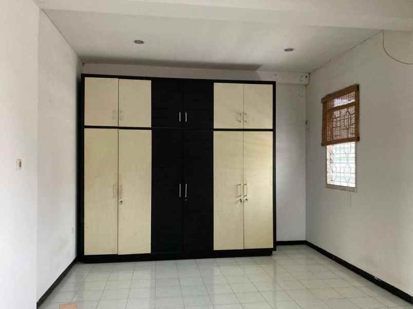 dijual rumah rumah kutisari indah utara