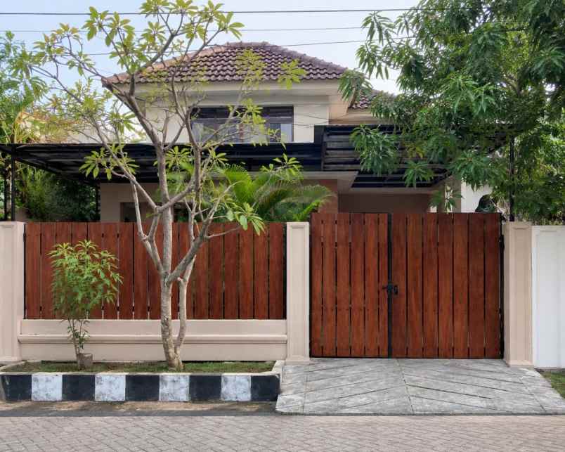 dijual rumah rumah kutisari indah utara