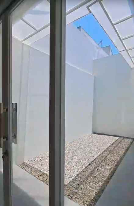 dijual rumah rungkut asri