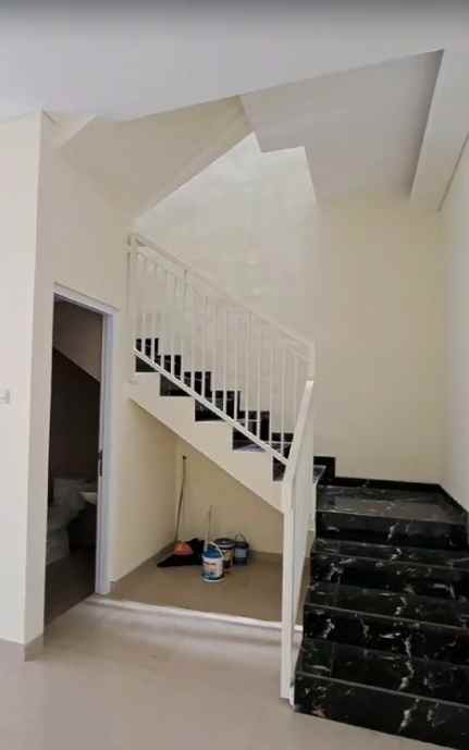 dijual rumah rungkut asri