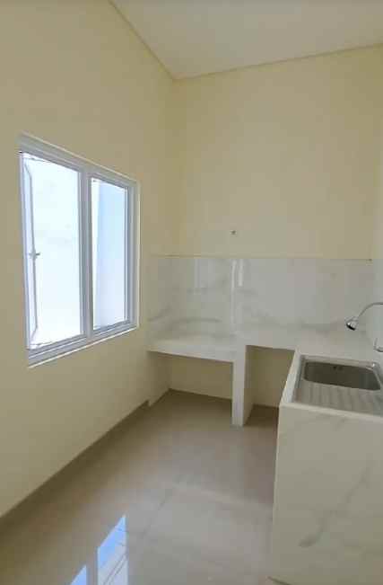 dijual rumah rungkut asri