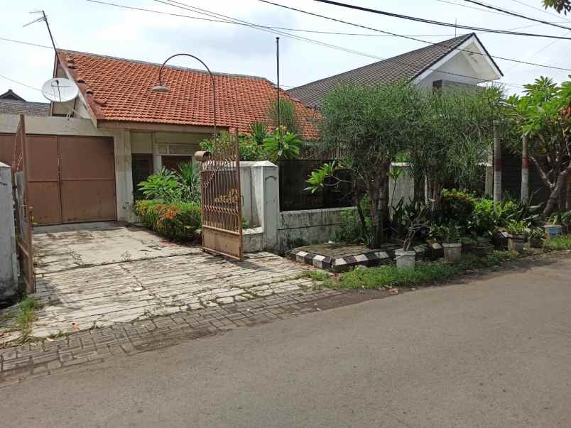 dijual rumah rungkut asri