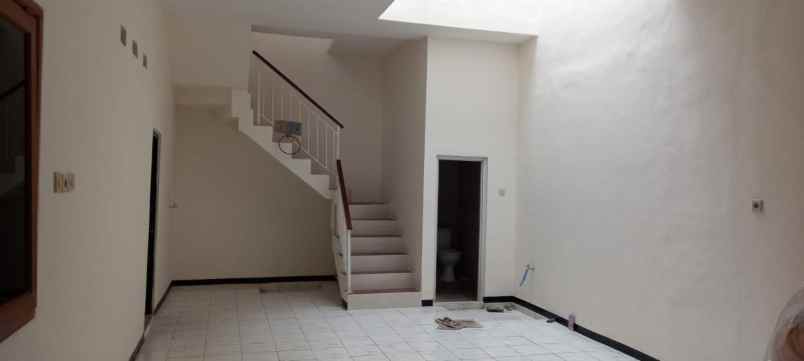 dijual rumah rungkut asri utara