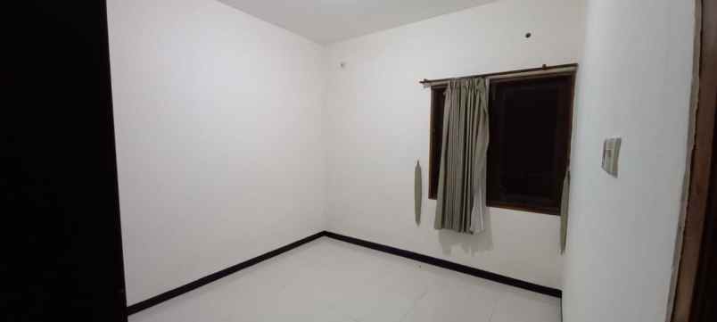 dijual rumah rungkut asri utara