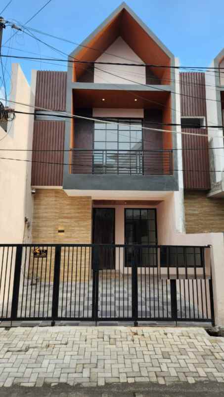 dijual rumah rungkut mapan