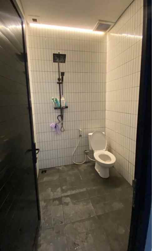 dijual rumah sambiroto