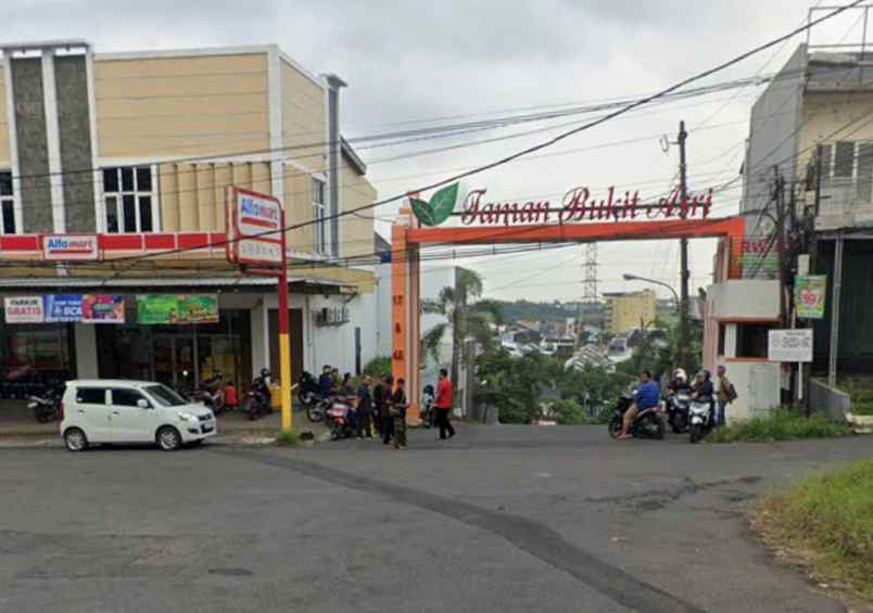 dijual rumah sambiroto