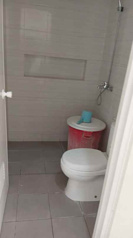 dijual rumah sambiroto