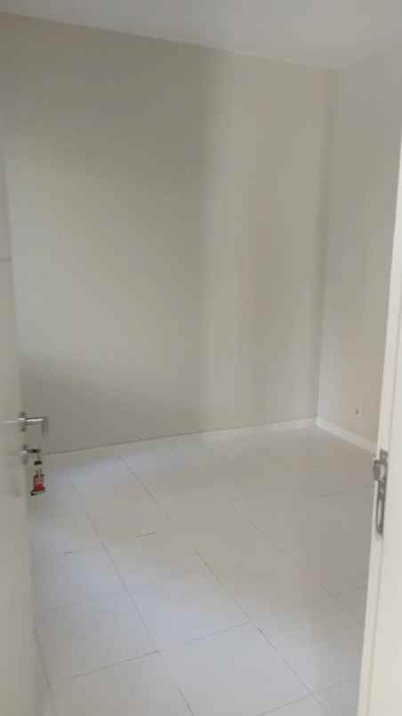 dijual rumah sambiroto