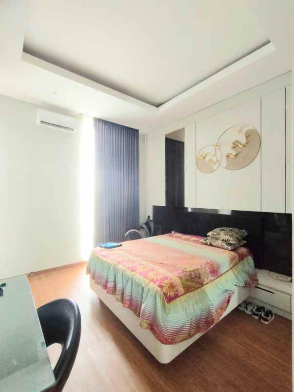 dijual rumah sapphire wiradadi