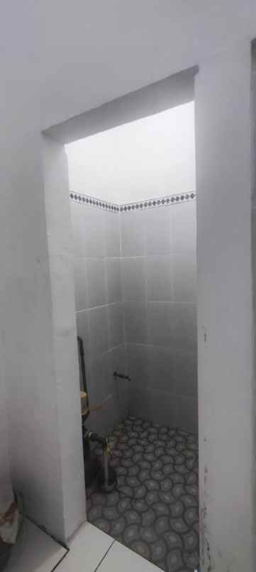 dijual rumah sarirogo
