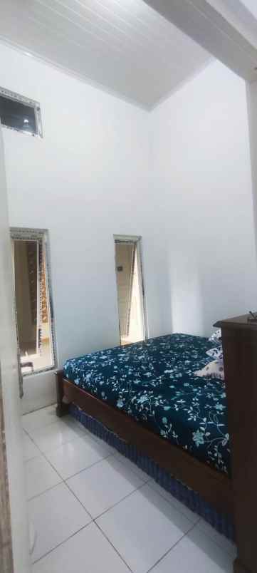 dijual rumah sarirogo