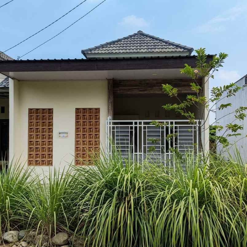 dijual rumah sarirogo