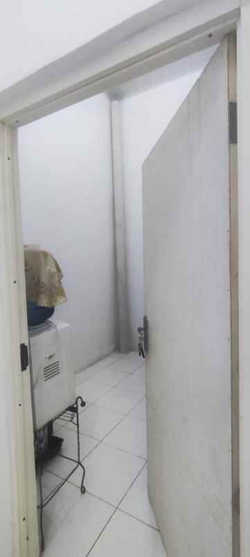 dijual rumah sarirogo