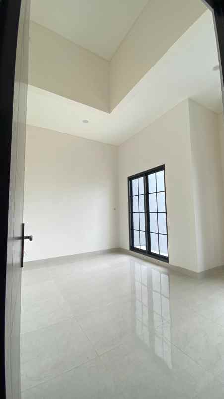 dijual rumah sarua