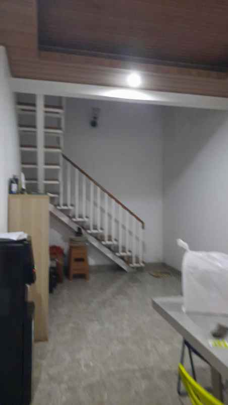 dijual rumah sawah lama