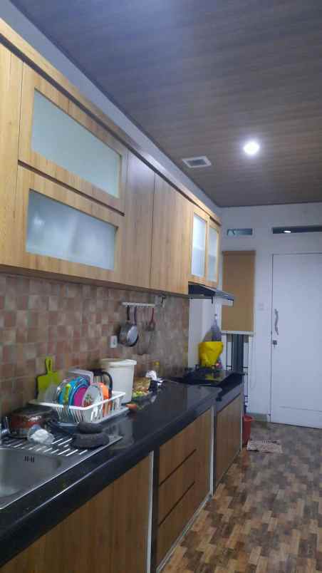 dijual rumah sawah lama